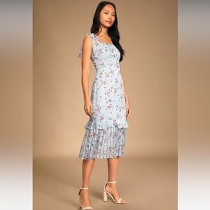 NWT Lulus Floral Tiered and Pleated Midi Dress